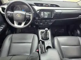 2017  Toyota Hilux - Image 15