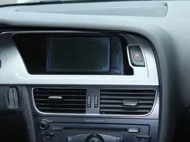 2010  Audi A4 - Image 21