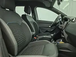 2025  Renault Duster - Image 42