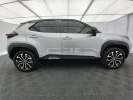 2024  Toyota Yaris - Image 17