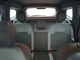 2022  Renault Duster - Image 42