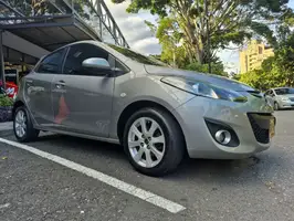 2014  Mazda 2 - Image 16