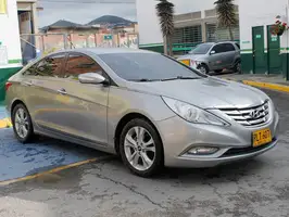 2012  Hyundai Sonata - Image 6