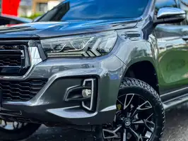 2019  Toyota Hilux - Image 8