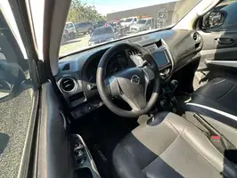 2017  Nissan Np300 - Image 17