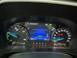 2021  Ford Escape - Image 25