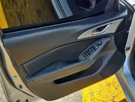 2017  Mazda 3 - Image 40