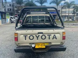 1998  Toyota Hilux - Image 9