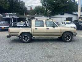 1998  Toyota Hilux - Image 11