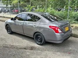 2017  Nissan Versa - Image 31