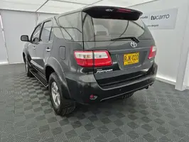 2011  Toyota Fortuner - Image 13