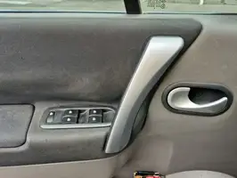 2010  Renault Grand - Image 17