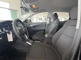 2025  Chevrolet Tracker - Image 11