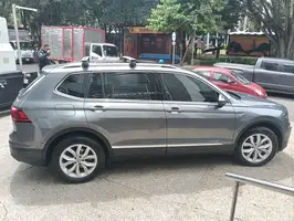 2019  Volkswagen Tiguan - Image 19