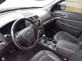 2019  Ford Explorer - Image 32