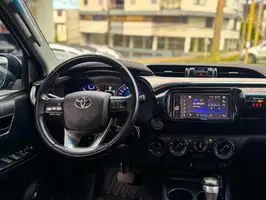 2018  Toyota Hilux - Image 15