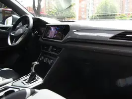 2022  Volkswagen Taos - Image 32