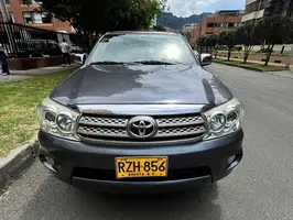 2010  Toyota Fortuner - Image 9