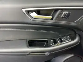 2017  Ford Edge - Image 20