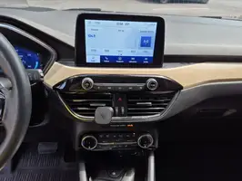 2022  Ford Escape - Image 24