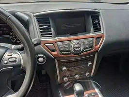 2017  Nissan Pathfinder - Image 23