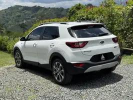 2022  Kia Stonic - Image 7