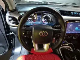 2022  Toyota Hilux - Image 38