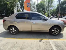 2019  Renault Logan - Image 17