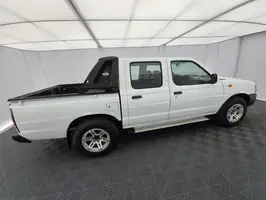 2013  Nissan Np300 - Image 17