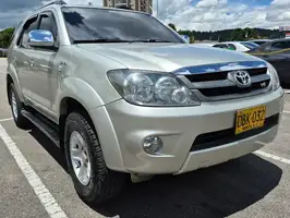 2009  Toyota Fortuner - Image 7