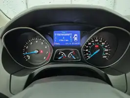 2013  Ford Focus - Image 24