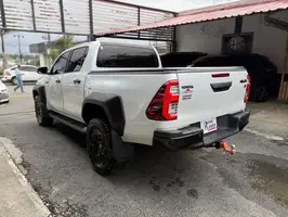 2024  Toyota Hilux - Image 12