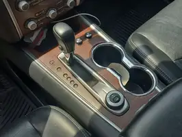 2017  Nissan Pathfinder - Image 25