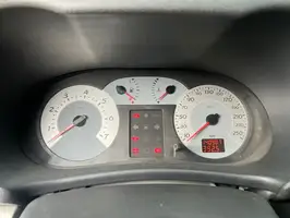 2010  Renault Clio - Image 16