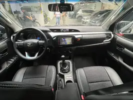 2018  Toyota Hilux - Image 21