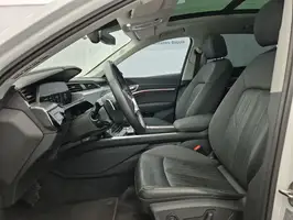 2022  Audi E - Image 19