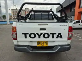2014  Toyota Hilux - Image 13