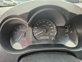 2014  Toyota Hilux - Image 24