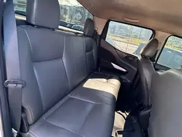 2017  Nissan Np300 - Image 19