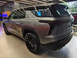 2025  Chevrolet Traverse - Image 10