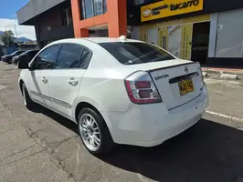 2013  Nissan Sentra - Image 12