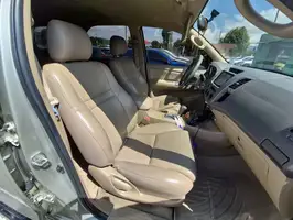 2011  Toyota Fortuner - Image 34