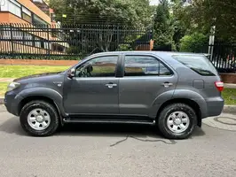 2010  Toyota Fortuner - Image 31