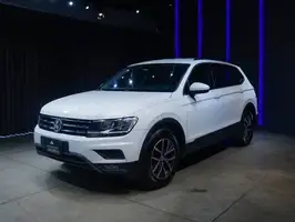2018  Volkswagen Tiguan - Image 6