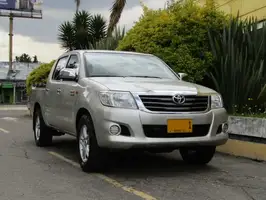 2013  Toyota Hilux - Image 12