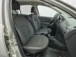 2019  Renault Logan - Image 22