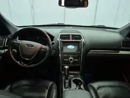 2018  Ford Explorer - Image 38