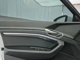 2024  Audi Q8 - Image 36