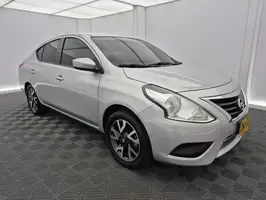 2017  Nissan Versa - Image 40