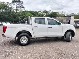 2018  Nissan Frontier - Image 31